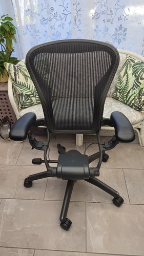 Herman miller aeron - miller, chair