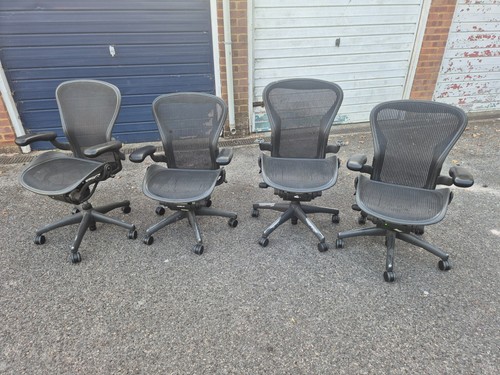 Herman miller aeron size - 4,