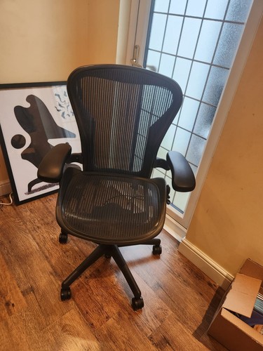 Herman miller aeron - herman, size