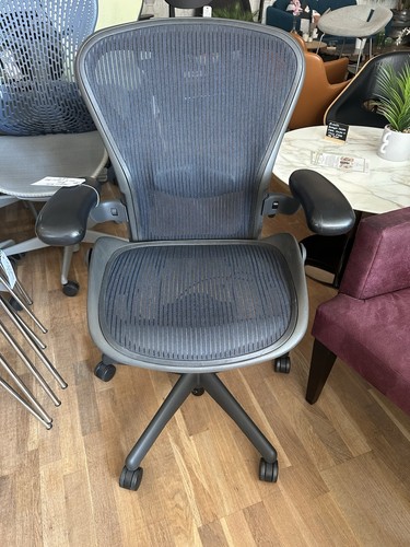 Herman miller aeron size in - miller,