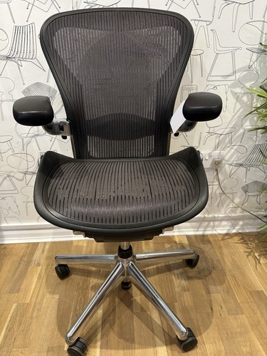 Herman miller aeron medium - miller,