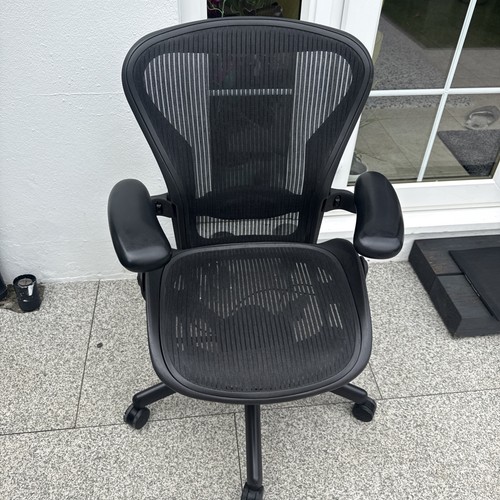 Herman miller aeron chair - miller,