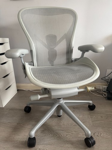 Herman miller aeron office - miller,