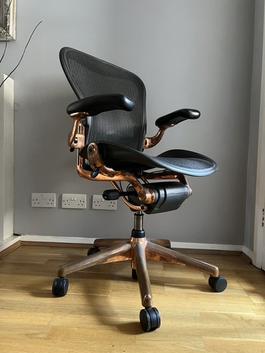 Herman miller aeron - miller, b