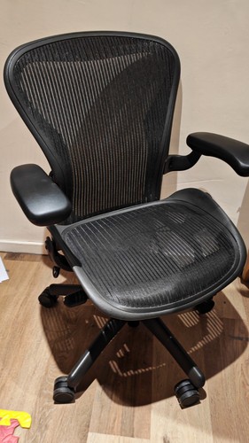Herman miller aeron office - miller,