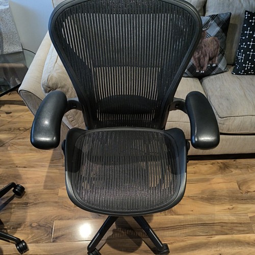 Herman miller aeron chair - miller, b