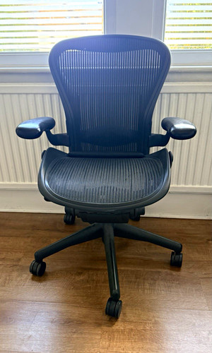 Herman miller aeron - aeron, size