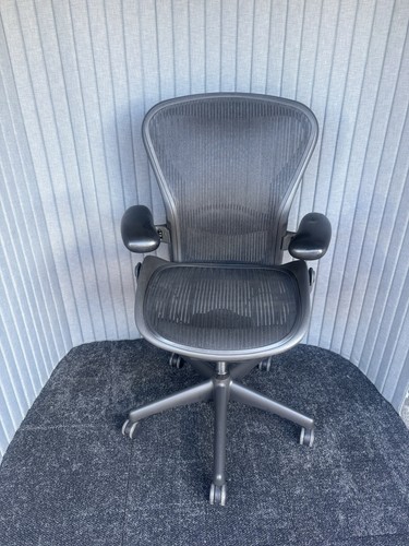 Herman miller aeron - size, b