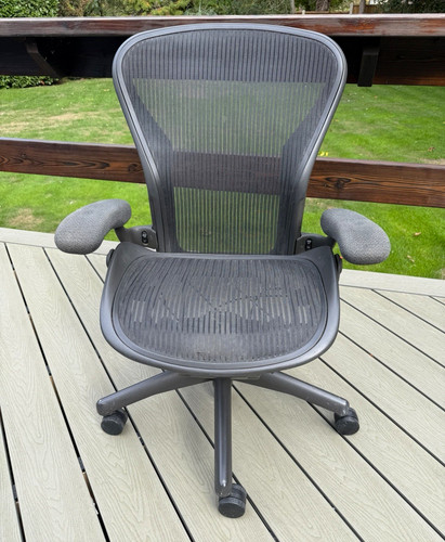 Herman miller aeron chair - herman,