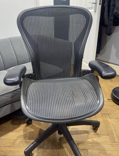 Herman miller aeron - -, fully