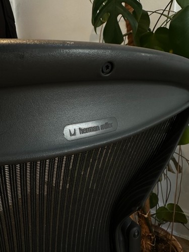 Herman miller aeron chair - herman,
