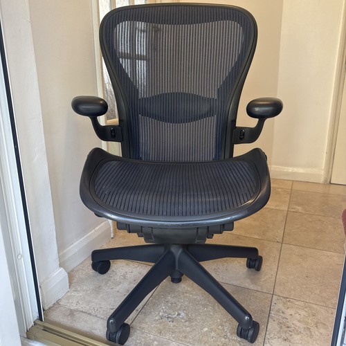 Herman miller aeron chair size - chair,