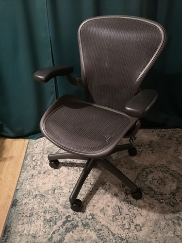 Herman miller aeron black - black, with
