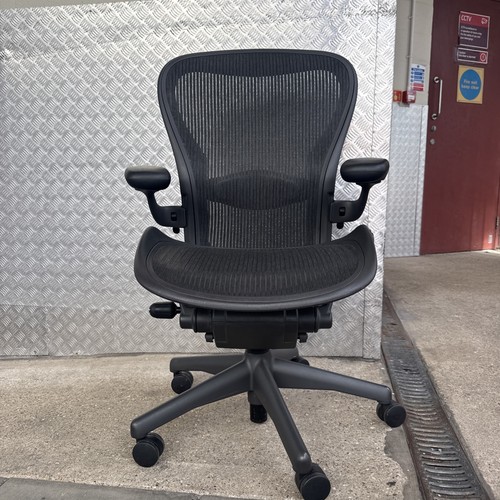 Herman miller aeron chair - miller,