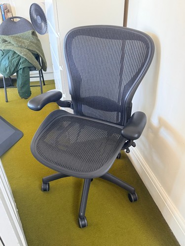 Herman miller aeron - miller,