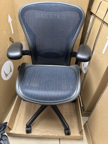 Herman miller aeron - herman, blue
