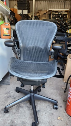 Herman miller aeron graphite - herman,