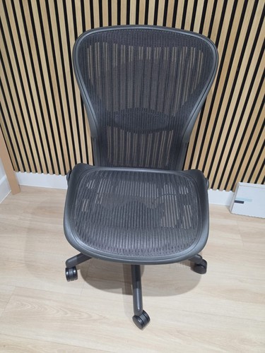 Herman miller aeron size - miller, b