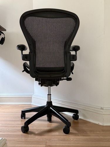 Herman miller aeron chair - miller,