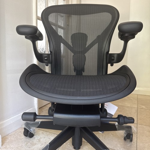 Herman miller aeron chair - miller,
