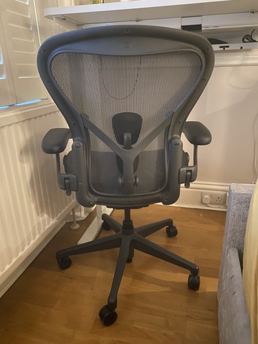 Herman miller aeron chair - herman,