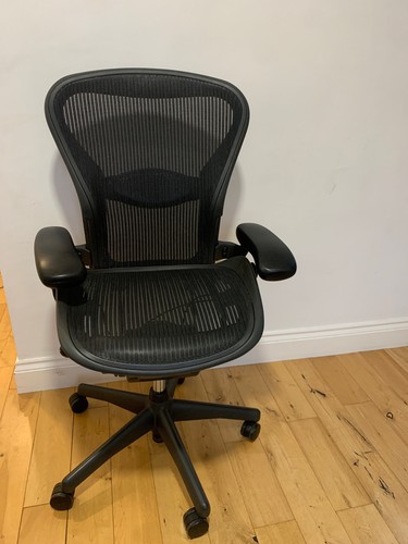 Herman miller aeron - herman, size