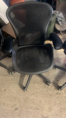 Herman miller aeron chair - herman,