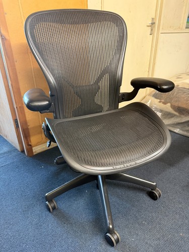 Herman miller aeron graphite - aeron,